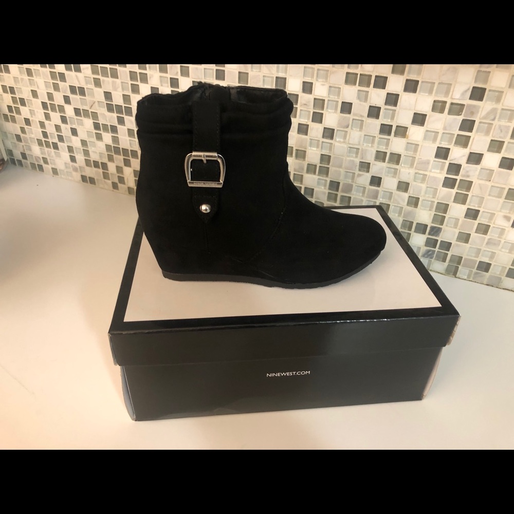 Girls black winter bootie